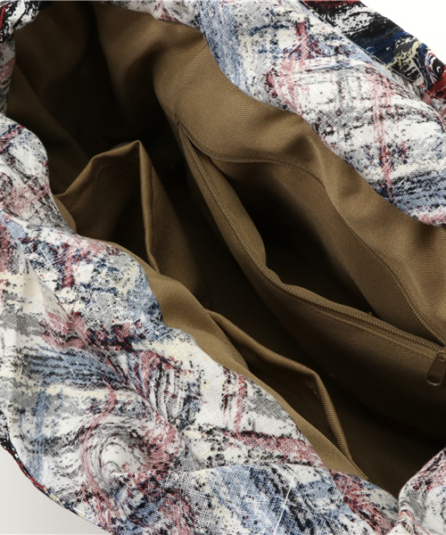 LBC（エルビーシー）の「巾着柄生地トートバッグ        （かごバッグ・レディース・ネイビー/オリーブ・FREE）」の11枚目の写真