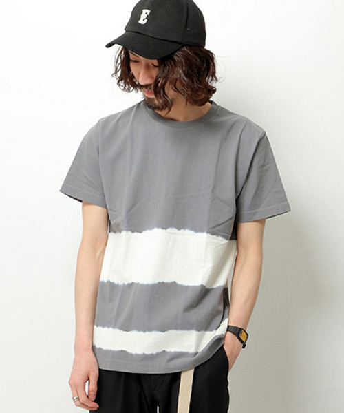 ikka（イッカ）の「タイダイボーダーTシャツ（Tシャツ/カットソー・メンズ・ブラック/スモークグレー/ダークグリーン/マスタード・LARGE/MEDIUM/X-LARGE）」の3枚目の写真