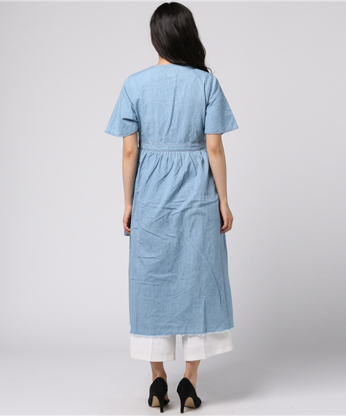 LBC（エルビーシー）の「デニム刺繍ガウン         （ワンピース・レディース・ライトブルー/ブルー・MEDIUM/LARGE）」の12枚目の写真