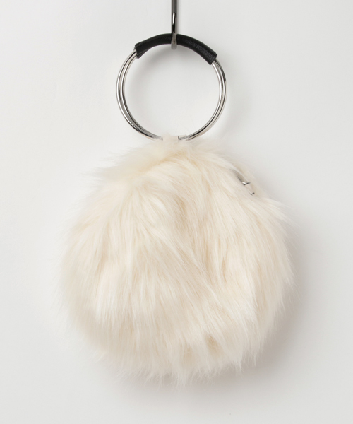 Green　Parks（グリーンパークス）の「・リング×ファー2wayバッグ（ハンドバッグ・レディース・アイボリー/サックスブルー/グレー/オレンジ・FREE）」の2枚目の写真