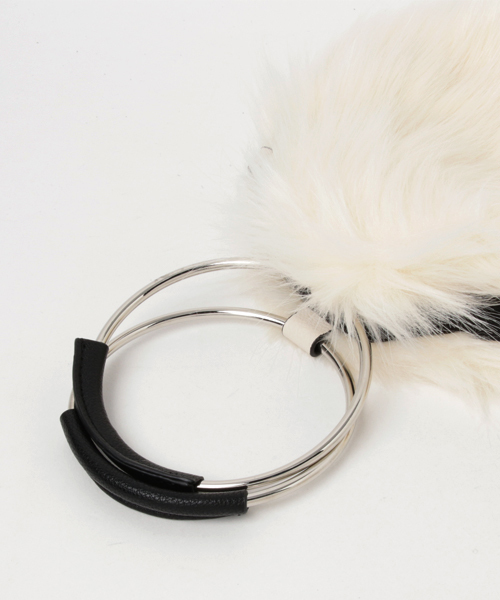 Green　Parks（グリーンパークス）の「・リング×ファー2wayバッグ（ハンドバッグ・レディース・アイボリー/サックスブルー/グレー/オレンジ・FREE）」の5枚目の写真