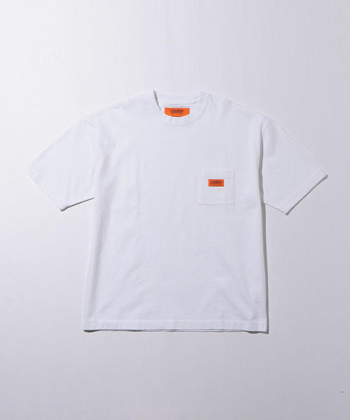 UNIVERSAL OVERALL（ユニバーサルオーバーオール）の「【別注】 ＜UNIVERSAL OVERALL（ユニバーサル オーバーオール）＞ 1POC S/T/Tシャツ（Tシャツ/カットソー・メンズ・ホワイト/ダークグレー/ベージュ/オレンジ・LARGE/X-LARGE/MEDIUM/SMALL）」の2枚目の写真