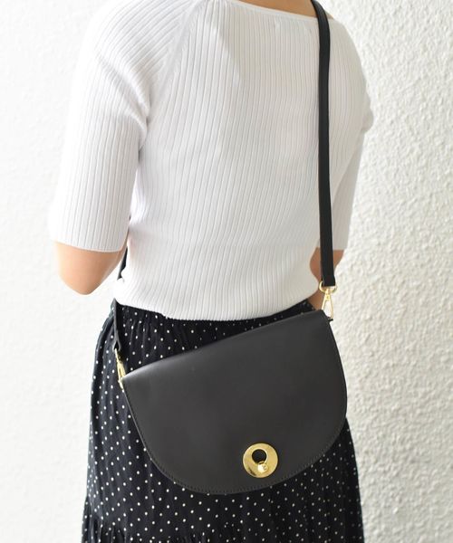 MARCO BIANCHINI（マルコビアンチーニ）の「MARCO BIANCHIN:フラップショルダーバッグ◇（ショルダーバッグ・レディース・ブラック/グリーン/パープル/イエロー/レッド・ONE SIZE）」の2枚目の写真