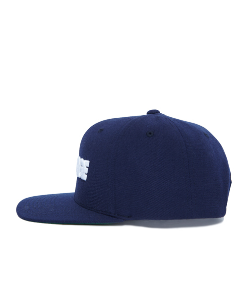 XLARGE（エクストララージ）の「STANDARD LOGO SNAPBACK CAP（キャップ・メンズ・ブラック/グレー/ネイビー/バーガンディー・ONE SIZE）」の6枚目の写真