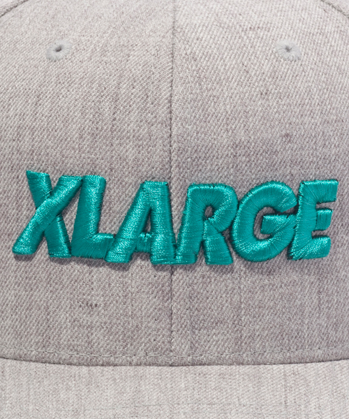 XLARGE（エクストララージ）の「STANDARD LOGO SNAPBACK CAP（キャップ・メンズ・ブラック/グレー/ネイビー/バーガンディー・ONE SIZE）」の9枚目の写真