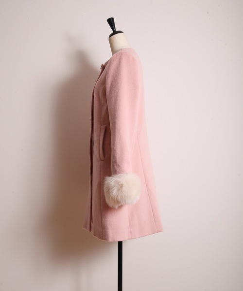 トッコクローゼット　コラボ　ノーカラーコート　ピンク　ビジュー　インスタ　話題 tocco closet（トッコ クローゼット）の「多種ビジュー釦ノーカラー袖