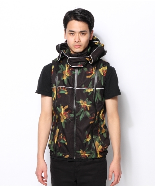 PUMA(プーマ)の「Performance Vest - PUMA by MIHARAYASUHIRO(ベスト・メンズ・ブラック/ホワイト・X-SMALL/LARGE/MEDIUM/SMALL)」の10枚目の写真