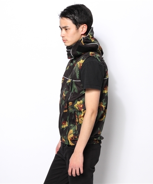 PUMA(プーマ)の「Performance Vest - PUMA by MIHARAYASUHIRO(ベスト・メンズ・ブラック/ホワイト・X-SMALL/LARGE/MEDIUM/SMALL)」の11枚目の写真