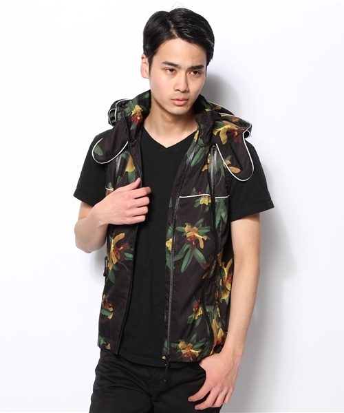 PUMA(プーマ)の「Performance Vest - PUMA by MIHARAYASUHIRO(ベスト・メンズ・ブラック/ホワイト・X-SMALL/LARGE/MEDIUM/SMALL)」の13枚目の写真