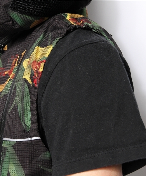 PUMA(プーマ)の「Performance Vest - PUMA by MIHARAYASUHIRO(ベスト・メンズ・ブラック/ホワイト・X-SMALL/LARGE/MEDIUM/SMALL)」の15枚目の写真