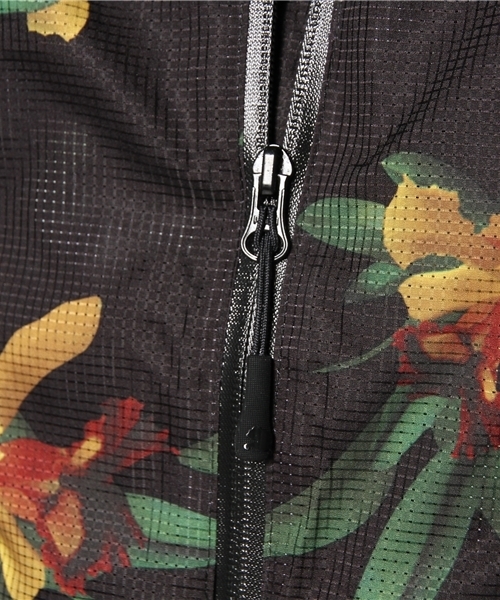 PUMA(プーマ)の「Performance Vest - PUMA by MIHARAYASUHIRO(ベスト・メンズ・ブラック/ホワイト・X-SMALL/LARGE/MEDIUM/SMALL)」の6枚目の写真