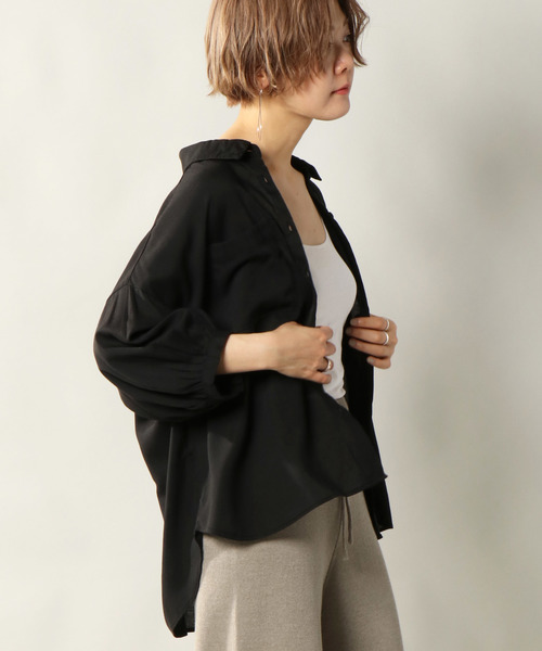 notch.(ノッチ)の「ダブルポケットシャツ(シャツ/ブラウス・レディース・ブラック/ベージュ/グリーン・M)」の2枚目の写真