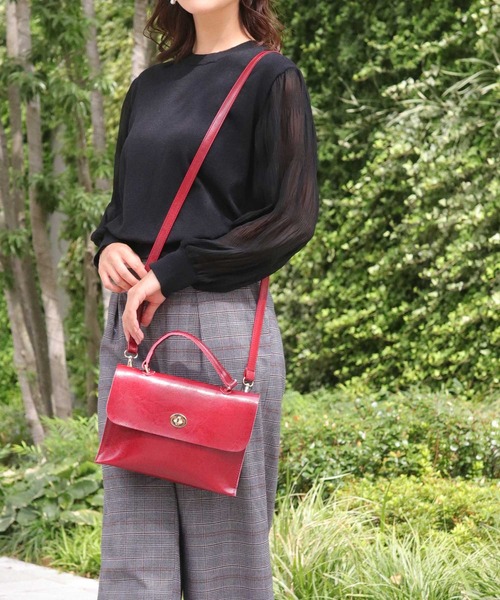 florist（フローリスト）の「2way牛革カットオフフラップバッグ（ショルダーバッグ・レディース・ライトグレー/ブラック/ネイビー/レッド/グリーン/アイボリー/キャメル/チャコール・FREE）」の8枚目の写真