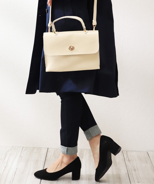 florist（フローリスト）の「2way牛革カットオフフラップバッグ（ショルダーバッグ・レディース・ライトグレー/ブラック/ネイビー/レッド/グリーン/アイボリー/キャメル/チャコール・FREE）」の16枚目の写真