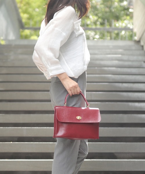 florist（フローリスト）の「2way牛革カットオフフラップバッグ（ショルダーバッグ・レディース・ライトグレー/ブラック/ネイビー/レッド/グリーン/アイボリー/キャメル/チャコール・FREE）」の22枚目の写真