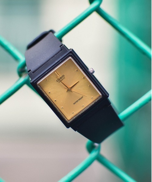 INNOCENT(イノセント)の「『CASIO(カシオ)』スクエアフェイス 腕時計(アナログ腕時計・メンズ・ブルー/ブラック/シルバー/ゴールド/ブラック系その他・FREE)」の1枚目の写真