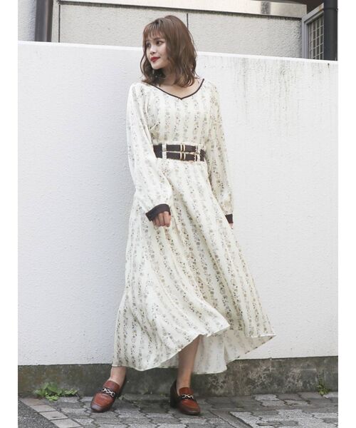 dazzlin（ダズリン）の「オリエンタルアートフラワーワンピース（ワンピース・レディース・アイボリー/ブラック/ブルー・SMALL/MEDIUM）」の8枚目の写真