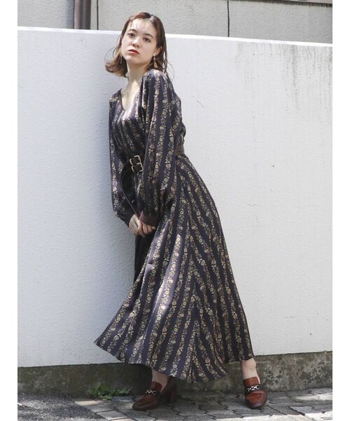 dazzlin（ダズリン）の「オリエンタルアートフラワーワンピース（ワンピース・レディース・アイボリー/ブラック/ブルー・SMALL/MEDIUM）」の17枚目の写真