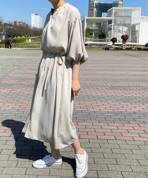 Ambre Neige（アンブルネージュ）の「ソデボリュームワンピース／スキッパーマキシワンピ／【WEB/EC限定商品】（ワンピース・レディース・ピンクベージュ/ベージュ・FREE）」の4枚目の写真