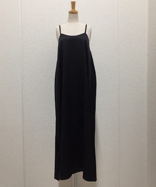 minius（ミニウス）の「ミニウス/ レディース サテンキャミワンピース 裾スリットマキシ丈（ワンピース・レディース・ブラック/ベージュ/ブラウン・MEDIUM）」の5枚目の写真