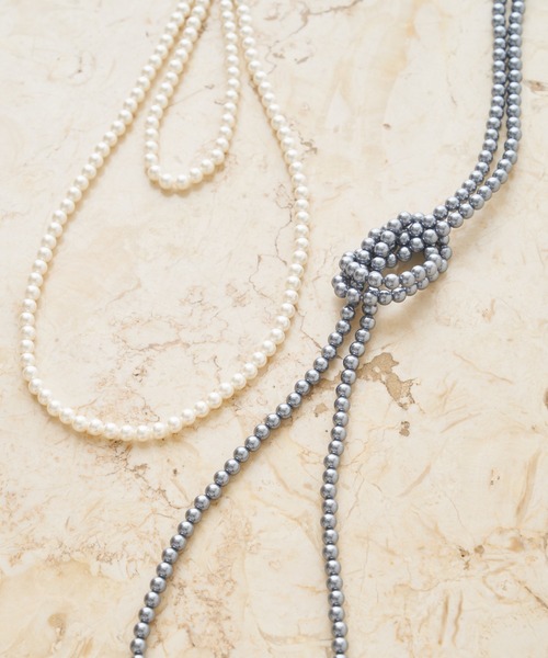 Chico（チコ）の「ロングパールネックレス（ネックレス・レディース・ホワイト/シルバー・FREE）」の3枚目の写真