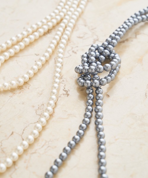 Chico（チコ）の「ロングパールネックレス（ネックレス・レディース・ホワイト/シルバー・FREE）」の5枚目の写真