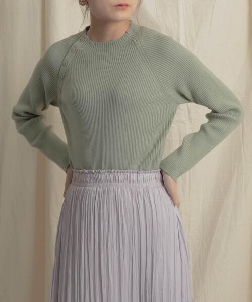 SENSE OF PLACE by URBAN RESEARCH（センスオブプレイスバイアーバンリサーチ）の「ボタンディテールモックネックリブセーター（ニット/セーター・レディース・アイボリー/ライトベージュ/ブラック/ライトカーキ/ライトピンク/オリーブ・ONE）」の6枚目の写真