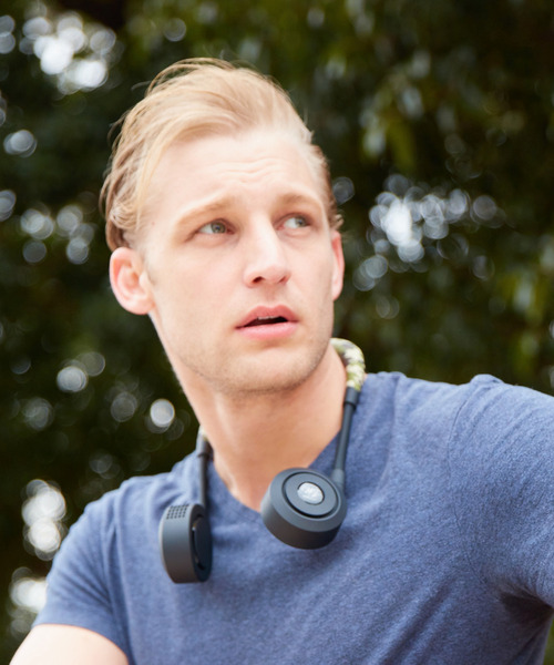 SPICE OF LIFE（スパイス オブ ライフ）の「【正規品/在庫限り】両手が使える ハンズフリー扇風機「WFan(ダブルファン) ヨガシロッコ」ボタニカル/カモフラ/フラワー（アウトドアグッズ・メンズ・カモフラージュ/ホワイト系その他/グリーン系その他・ONE SIZE）」の8枚目の写真