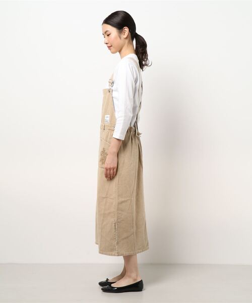 ScoLar（スカラー）の「花スカラーちゃん刺繍ジャンパースカート（サロペット/オーバーオール・レディース・ネイビー/ベージュ/ブラック・M）」の5枚目の写真