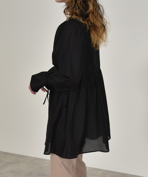 w closet（ダブルクローゼット）の「袖リボンギャザーシャツ（シャツ/ブラウス・レディース・ホワイト/ブラック・マルチサイズ）」の14枚目の写真