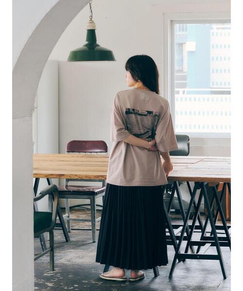 SEVENDAYS=SUNDAY（セブンデイズサンデイ）の「MOST BLISSFUL TEE　＊◇（Tシャツ/カットソー・レディース・オフホワイト/グレイッシュベージュ・S/M/L）」の18枚目の写真