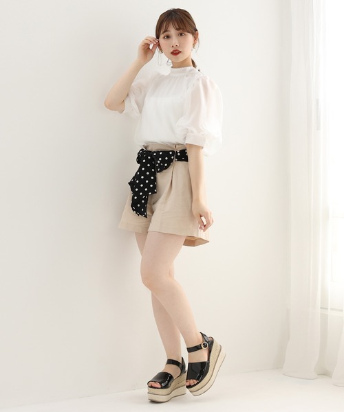 one after another NICE CLAUP(ワンアフターアナザーナイスクラップ)の「スカーフ付リネンショートパンツ(その他パンツ・レディース・アイボリー/ブラック/ベージュ・FREE)」の4枚目の写真