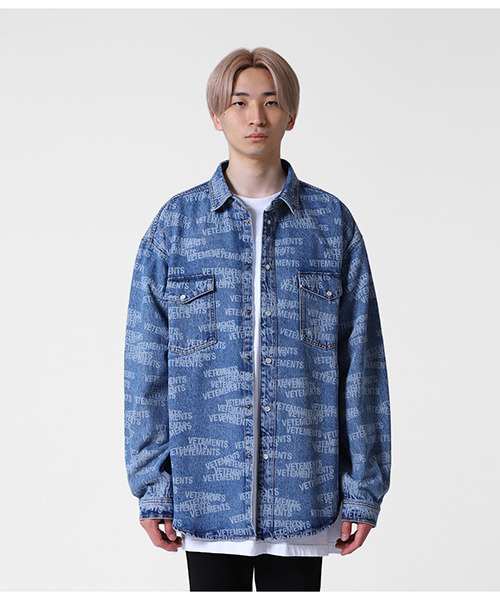 VETEMENTS（ヴェトモン）の「VETEMENTS / ヴェトモン：STAMPED LOGO DENIM SHIRT：UA52SH960[RIP]（シャツ/ブラウス・メンズ・ブルー・M/XS/S）」の10枚目の写真