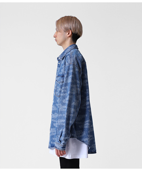 VETEMENTS（ヴェトモン）の「VETEMENTS / ヴェトモン：STAMPED LOGO DENIM SHIRT：UA52SH960[RIP]（シャツ/ブラウス・メンズ・ブルー・M/XS/S）」の11枚目の写真