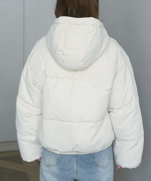 CORNERS(コーナーズ)の「ショート丈ファイバーダウンブルゾン(ダウンジャケット/コート・レディース・ベージュ/ブラック/カーキ/アイボリー/モカ/グリーン・M/L)」の13枚目の写真