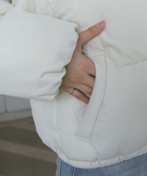 CORNERS(コーナーズ)の「ショート丈ファイバーダウンブルゾン(ダウンジャケット/コート・レディース・ベージュ/ブラック/カーキ/アイボリー/モカ/グリーン・M/L)」の17枚目の写真