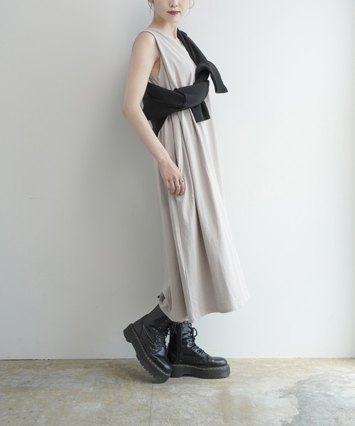Lull(ルル)の「【Lull / ルル】キーネックノースリカットワンピース(ワンピース・レディース・ブルー/グリーン/ベージュ/イエロー・ONESIZE)」の19枚目の写真