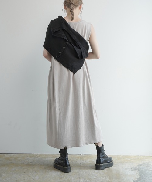Lull(ルル)の「【Lull / ルル】キーネックノースリカットワンピース(ワンピース・レディース・ブルー/グリーン/ベージュ/イエロー・ONESIZE)」の21枚目の写真