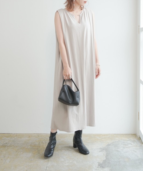 Lull(ルル)の「【Lull / ルル】キーネックノースリカットワンピース(ワンピース・レディース・ブルー/グリーン/ベージュ/イエロー・ONESIZE)」の22枚目の写真