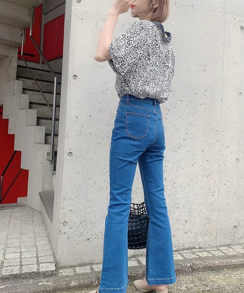 Voyage titty&Co.PETIT（ボヤージュティティアンドコープチ）の「【Voyage titty&Co.】デニムフレアパンツ（デニムパンツ・レディース・インディゴブルー・X-SMALL/SMALL/MEDIUM/LARGE）」の5枚目の写真