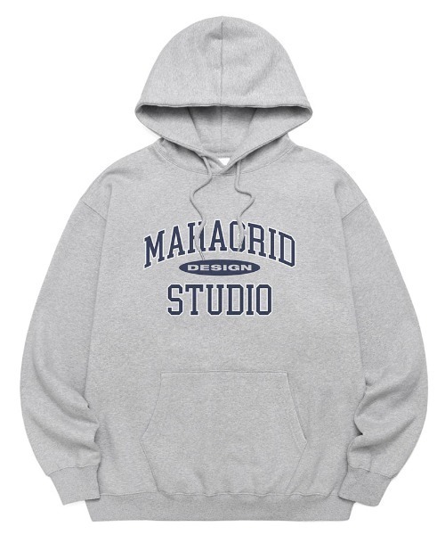 MAHAGRID（マハグリッド）の「『mahagrid/マハグリッド』COLLEGE LOGO HOODIE/カレッジロゴ プルオーバーパーカー（パーカー・メンズ・グレー/グリーン/アイボリー/ネイビー/ブラック/ライトグレー/パープル・M/L/S）」の5枚目の写真