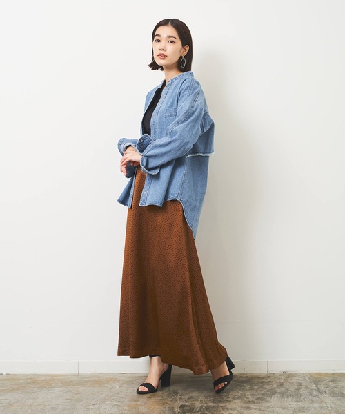 HERENCIA（ヘレンチア）の「バックシャン フリル デニム バンドカラー ブラウス（シャツ/ブラウス・レディース・ブラック/インディゴブルー・MEDIUM）」の6枚目の写真