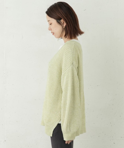 URBAN RESEARCH Sonny Label(アーバンリサーチサニーレーベル)の「深Vネックざっくりニットプルオーバー(ニット/セーター・レディース・オレンジ系その他/グリーン系その他/ホワイト系その他・FREE)」の20枚目の写真