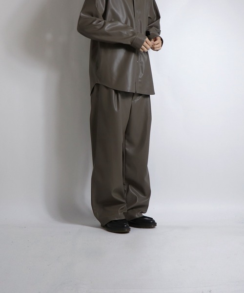 Confirm（コンファーム）の「Confirm / コンファーム 【セットアップ対応】シンセティックレザーワイドパンツ（その他パンツ・メンズ・ブラック/グレー/ベージュ/ブラウン・M/L）」の16枚目の写真