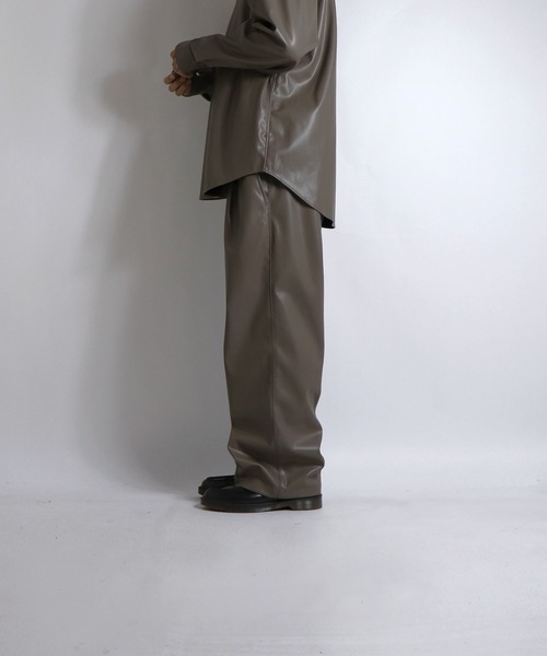 Confirm（コンファーム）の「Confirm / コンファーム 【セットアップ対応】シンセティックレザーワイドパンツ（その他パンツ・メンズ・ブラック/グレー/ベージュ/ブラウン・M/L）」の8枚目の写真