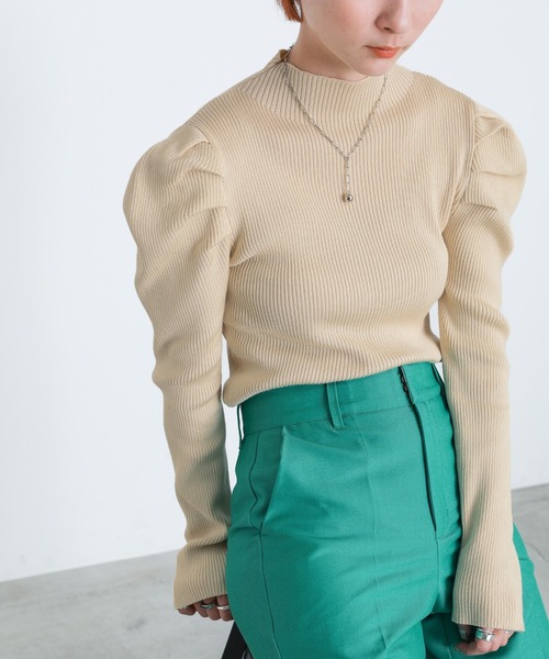 select MOCA(セレクトモカ)の「2021 AW プチハイネックパワーショルダーリブニットトップス(Tシャツ/カットソー・レディース・ブラック/グリーン/アイボリー/テラコッタ・FREE)」の13枚目の写真