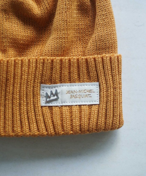 RiNc （リンク）の「【 JEAN-MICHEL BASQUIAT / ジャン-ミシェル バスキア 】 メタル ネーム ニット キャップ（ニットキャップ/ビーニー・メンズ・チャコールグレー/ブラック/ネイビー/マスタード・FREE）」の7枚目の写真