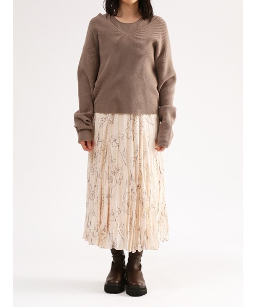 Mila Owen(ミラオーウェン)の「Vネックニット(ニット/セーター・レディース・ベージュ・0)」の4枚目の写真