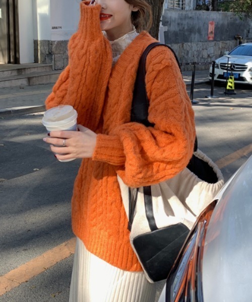 MANGROVE（マングローブ）の「Vネックざっくり編みニット（ニット/セーター・レディース・ピンク/ターコイズブルー/オレンジ/アイボリー/ライトグリーン/ライトブルー/グレー/ベージュ・FREE）」の16枚目の写真