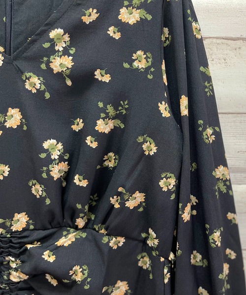 Jewelobe(ジュエローブ)の「フロントギャザーVネックフラワーワンピース(ワンピース・レディース・グリーン/ブラック/アイボリー・FREE)」の22枚目の写真